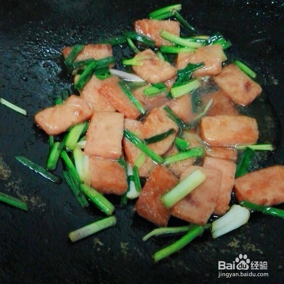 煎火腿肠块的做法