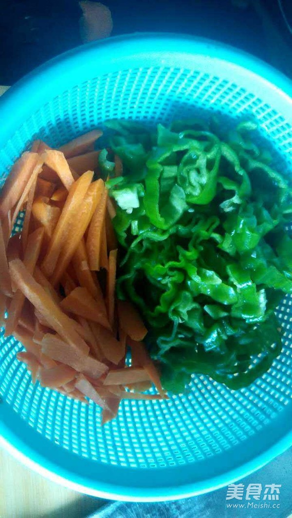 青椒炒鹅肠的做法