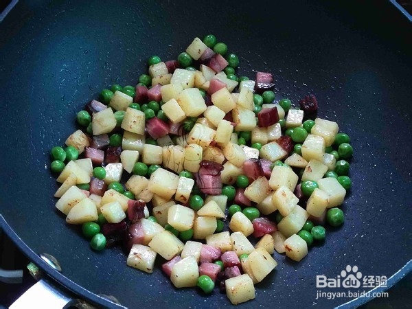腊肉土豆焖饭怎么做