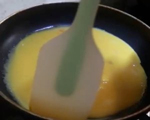 牛油果美式炒蛋三明治的做法