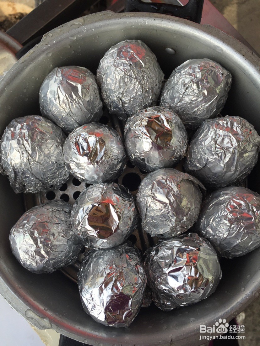 今年的网红单品--黄金糯米蛋，做法其实很简单