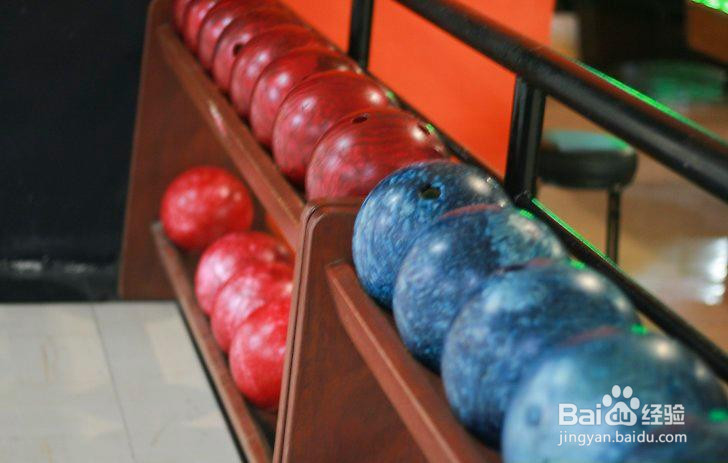 如何挑选保龄球
