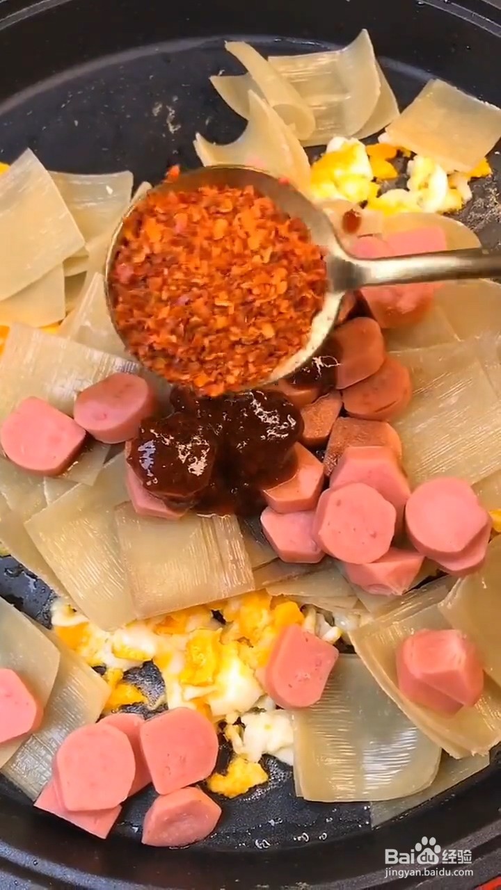 如何制作家庭版火腿烤冷面