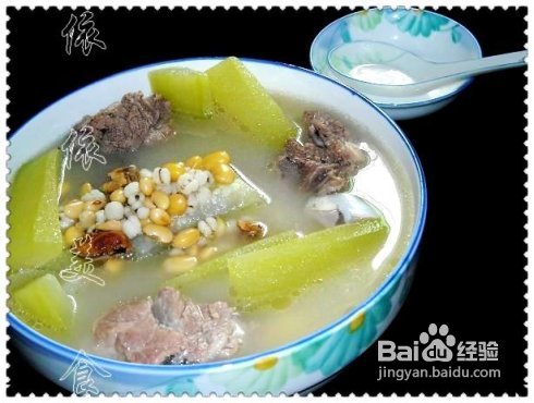 16道家常汤水应对秋燥----莲藕黄豆肉骨汤