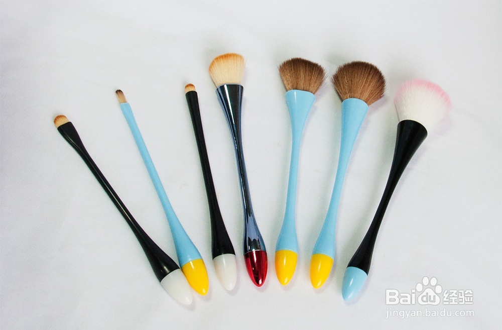 怎样清洗和保养化妆刷?