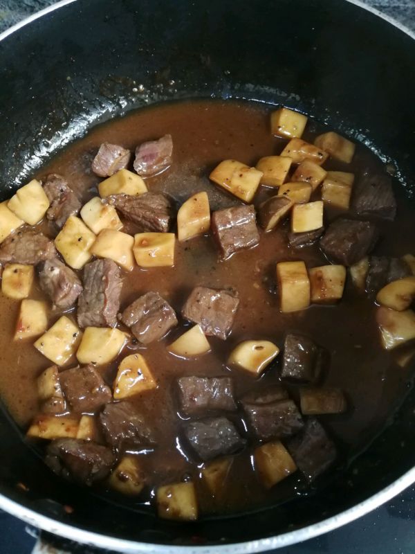 黑椒牛肉粒焖杏鲍菇