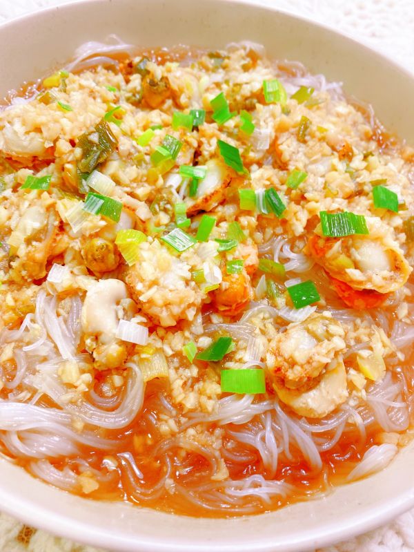 蒜蓉粉丝蒸扇贝肉