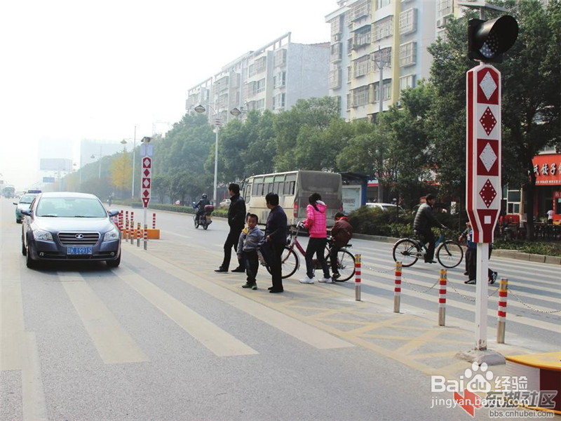 出门在外怎样安全的过马路