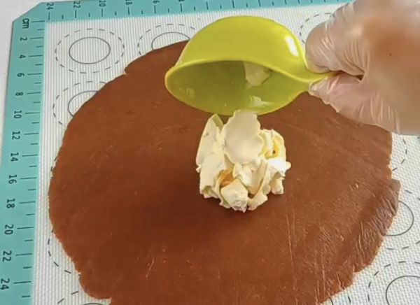 芝士咖啡巧脆珠冰皮月饼