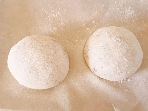 蔓越莓黑芝麻面包