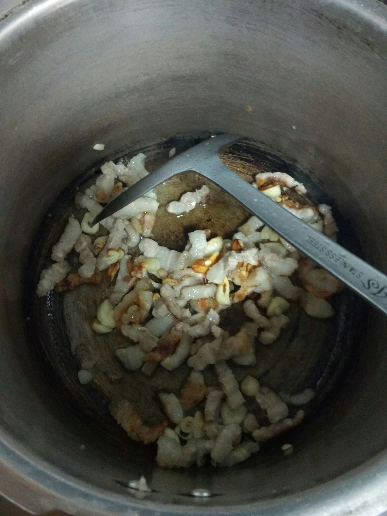 好吃的咖喱土豆焖饭的做法，咬下去满满的的都是幸福