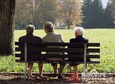 肩周炎是怎么引起的