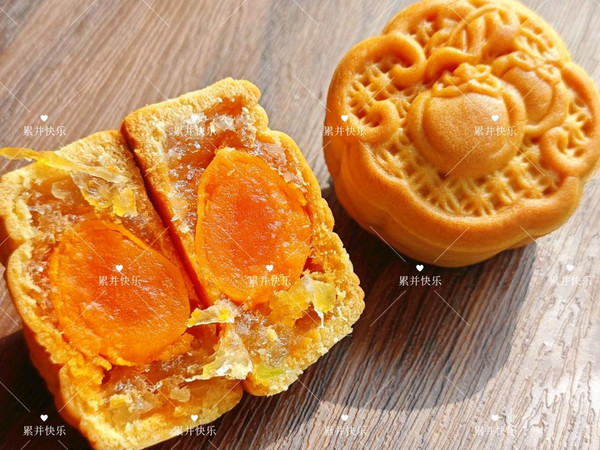 拉丝冰翅蛋黄月饼