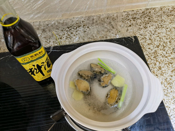 鲍鱼金汤小米粥