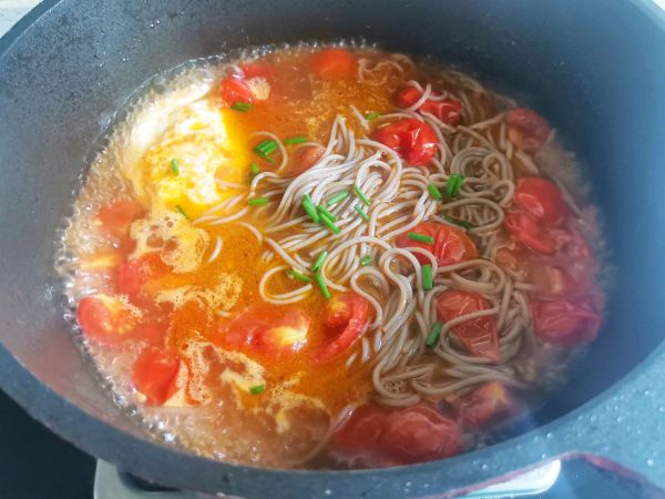 番茄鸡蛋荞麦面