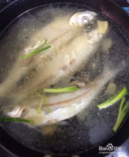 白鲮鱼滚豆腐汤