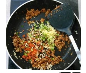 教你如何做杂酱小面