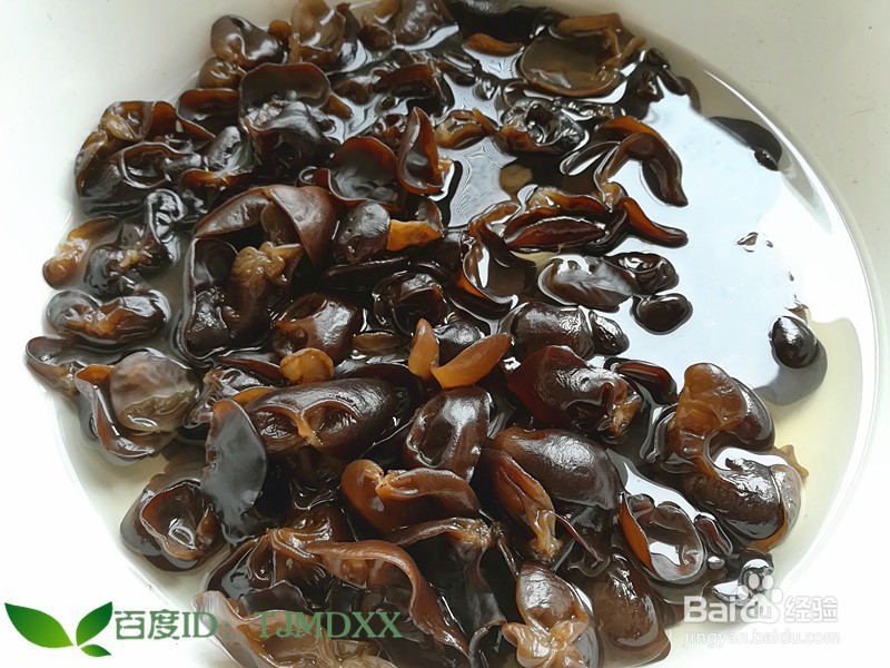 怎么做白洋葱拌东北黑木耳好吃呢