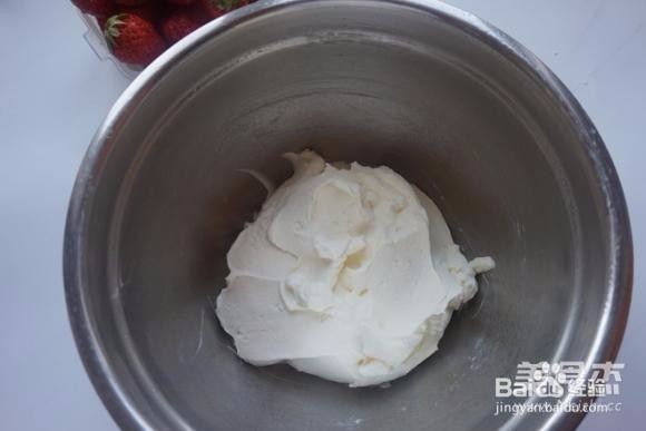 如何制作草莓蛋糕卷