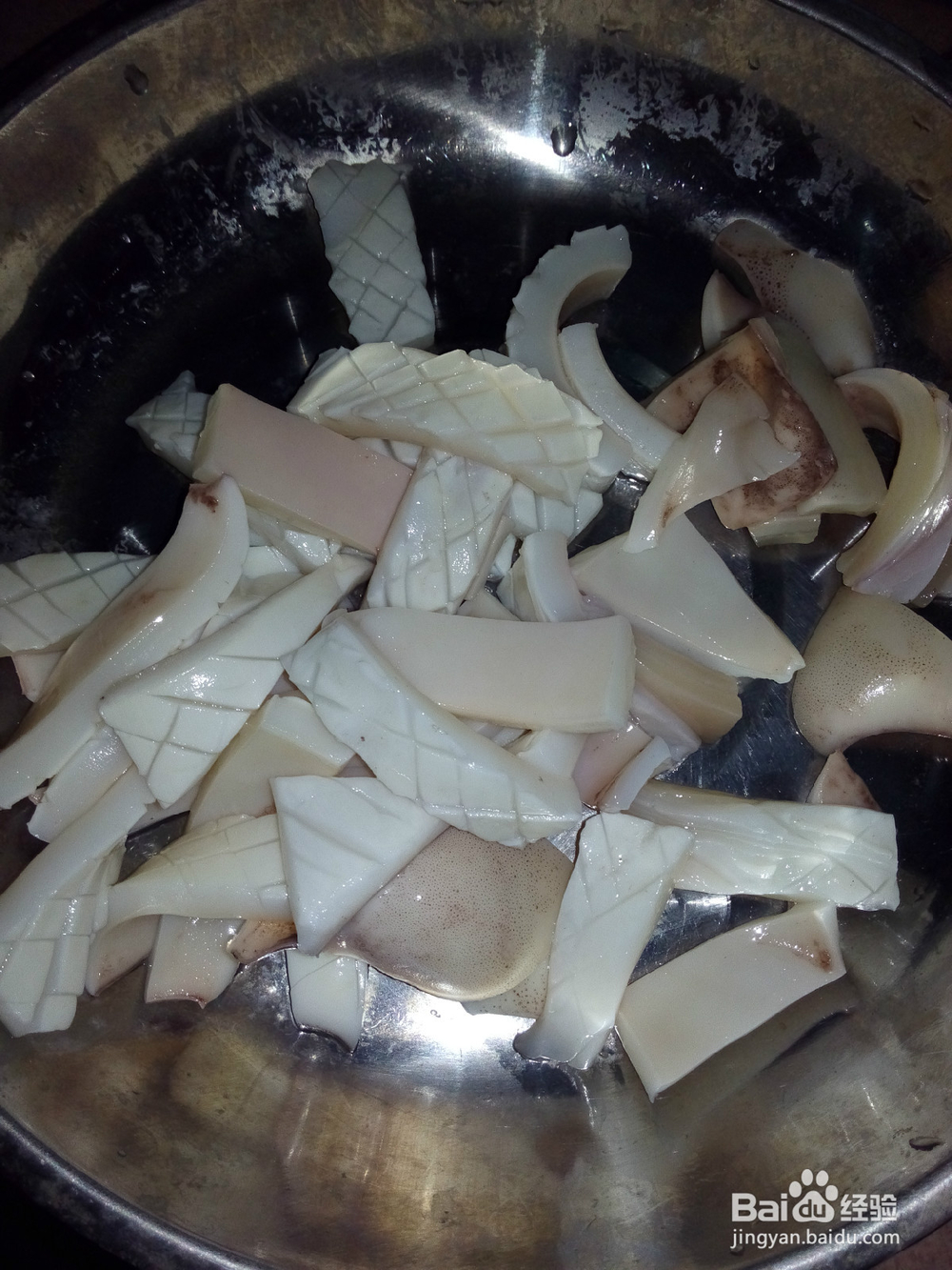 家常菜鱿鱼猪肉炒青椒的做法