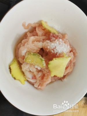 食补养生茭白炒肉丝的做法