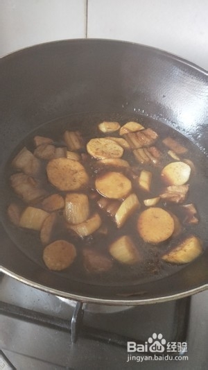 食补养生茭白红烧肉的做法