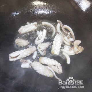 家常鱿鱼炒蒜苗的做法