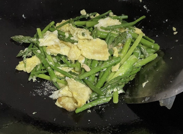 酱香鸡蛋炒芦笋尖