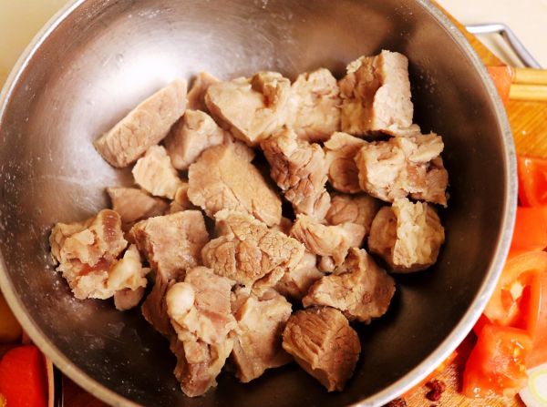 胡萝卜土豆炖牛腩