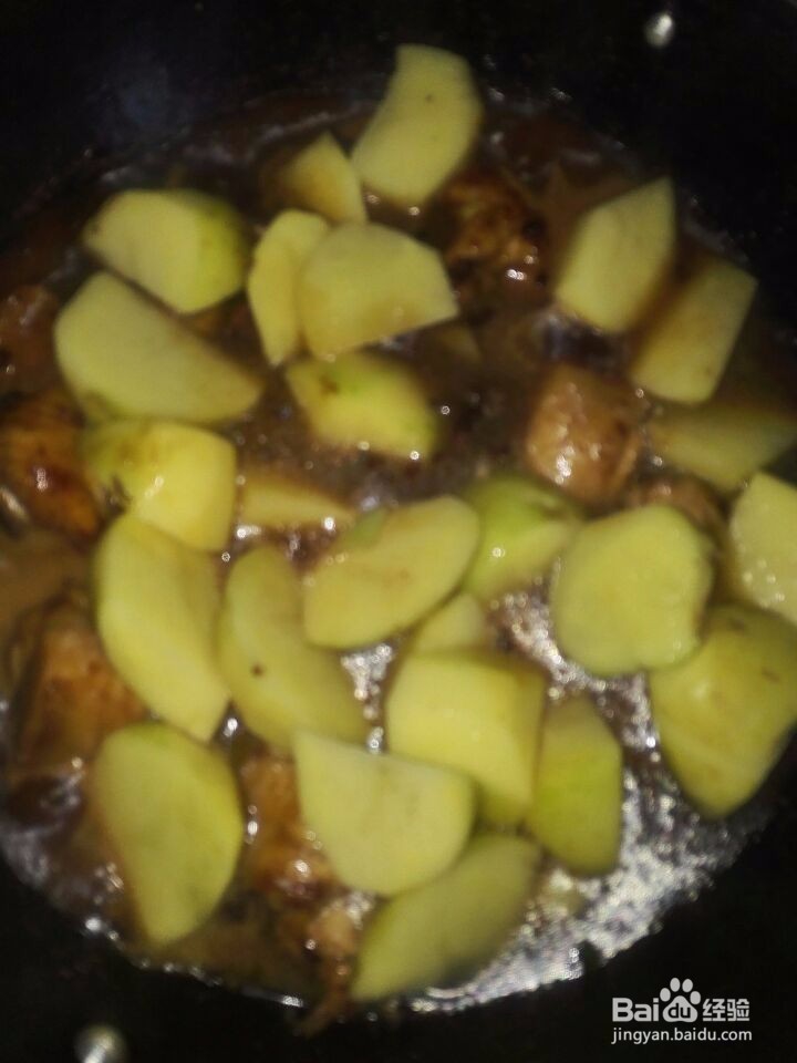 家常土豆炖鸡腿