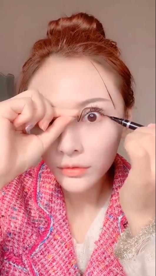 有哪些化妆的小技巧可以帮助完美上妆