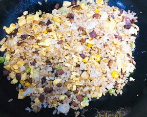 酸笋腊肠蛋炒饭