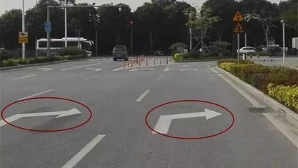 右转车道直行算不算违章，扣分吗