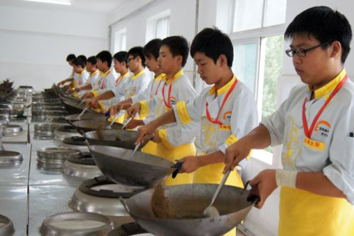 新东方烹饪学校一学期学费多少钱