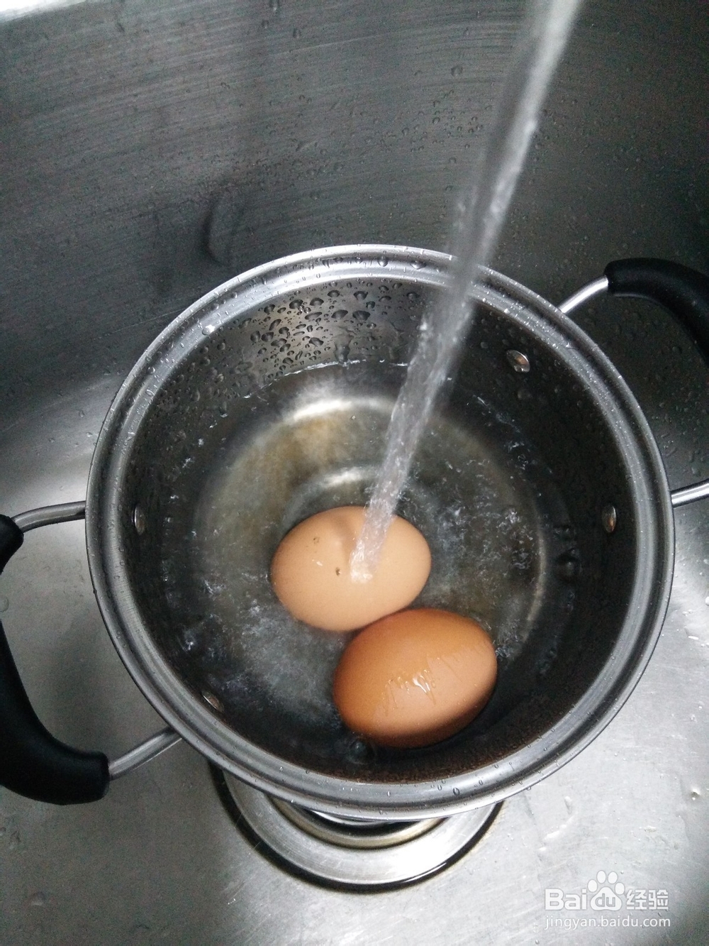 水煮鸡蛋不爆壳不粘壳的技巧
