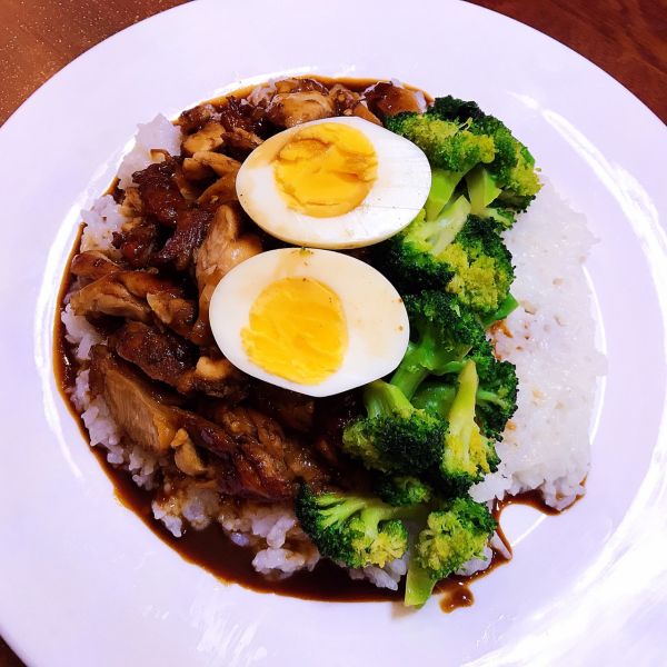 简单不失败的家常红焖鸡腿饭