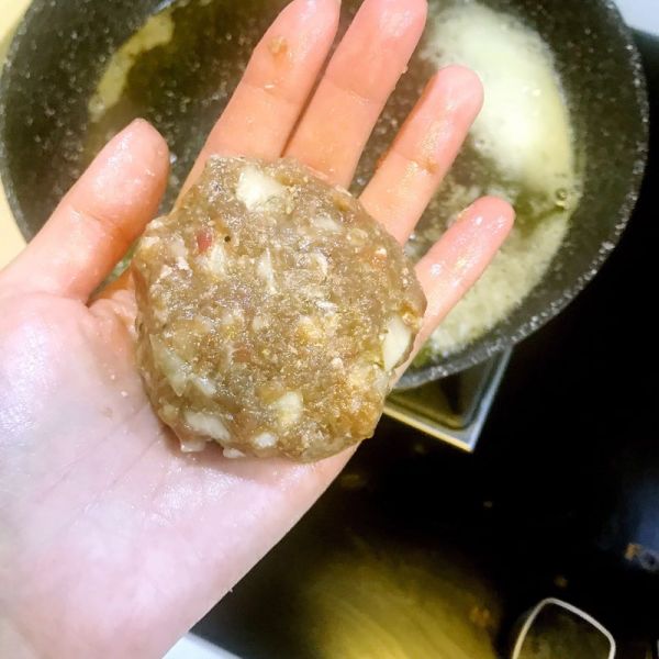 美式芥末芝士煎牛肉饼