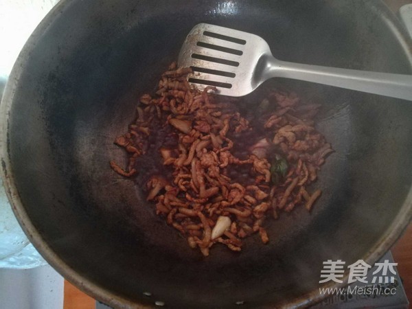 黄豆酱炒肉丝芹菜