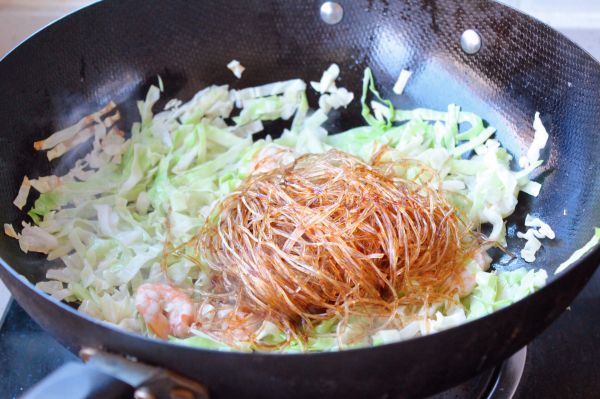 虾仁粉丝炒包菜