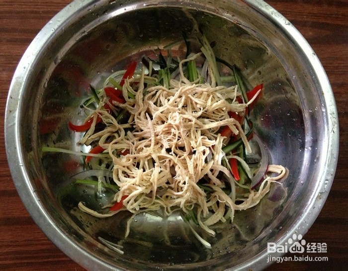 泰式鱼露拌鸡丝