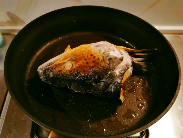 三文鱼头豆腐煲