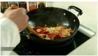 西红柿炒土豆片的美味做法