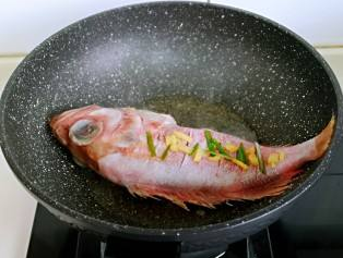 家常菜：红烧石斑鱼