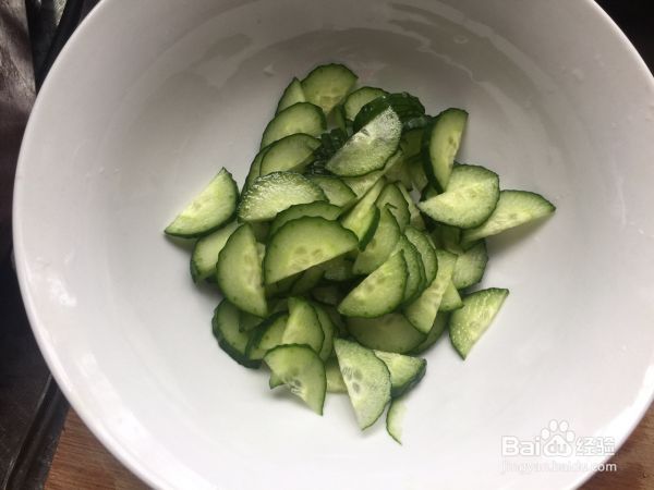 黄瓜虾仁炒鸡蛋