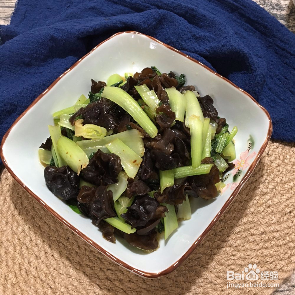 木耳炒白菜的做法