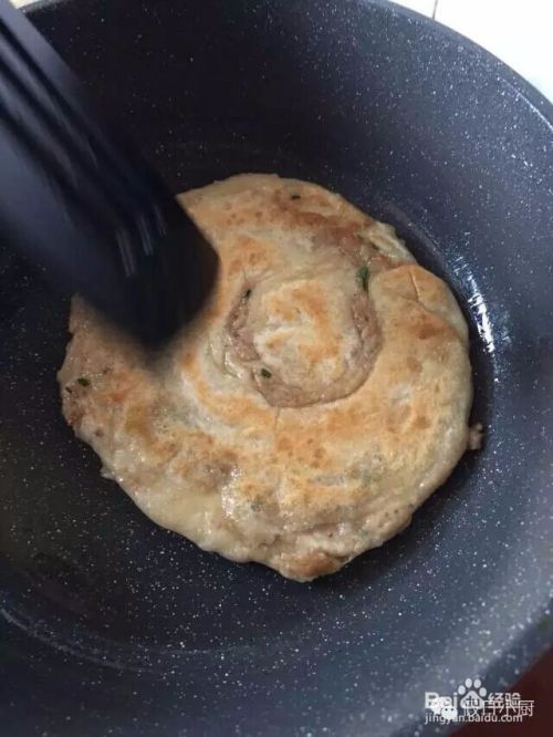 教你做早餐=葱油饼的兄弟肉饼