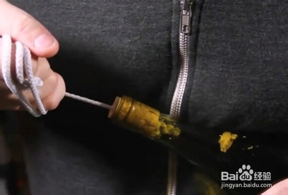 不用开瓶器,多种方法轻松开红酒
