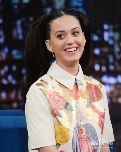 时尚发型一周不重样，看凯蒂佩里怎么做到的