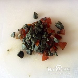 怎样做香滑可口的皮蛋瘦肉粥?