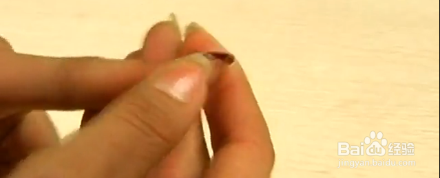 如何快速去掉指甲油